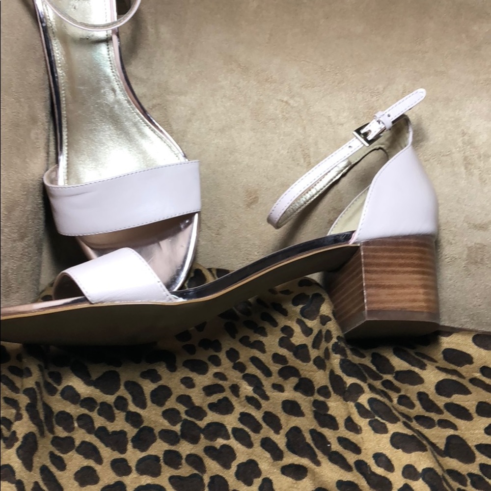 New Joan/David peach ankle block heeled sandal s10